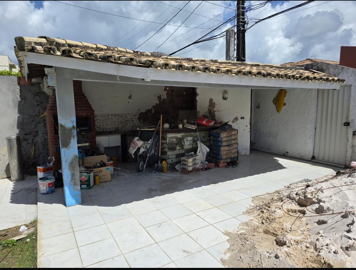 Gourmet antes da reforma — área degradada