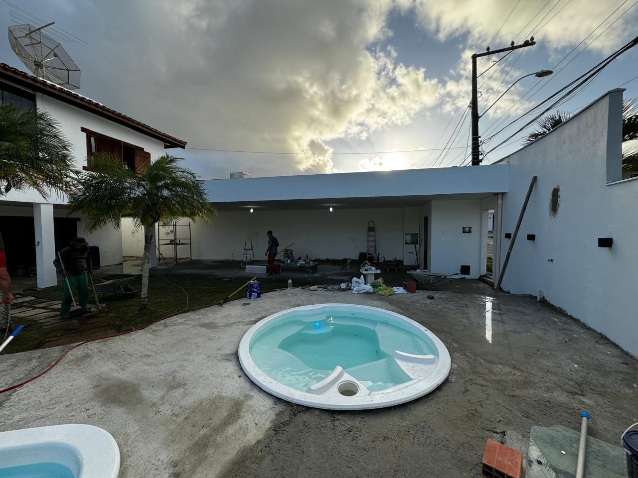 Drenagem — tubulação enterrada no jardim